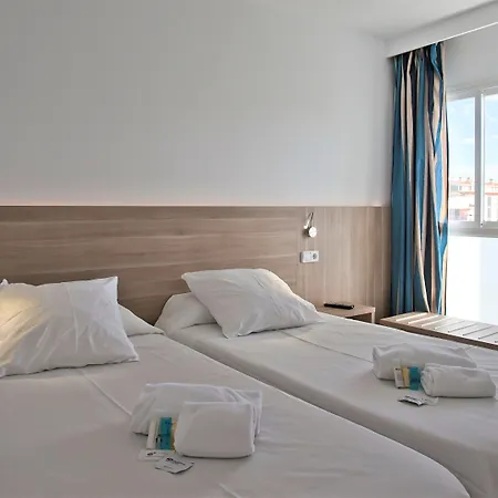 Puerto Azul Hotel 4*